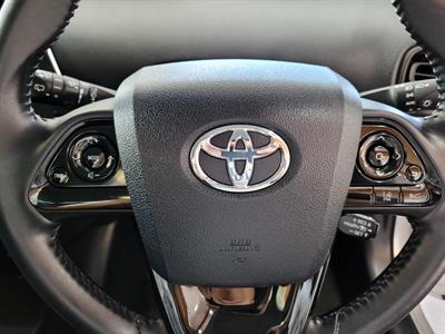 2019 Toyota Prius - Thumbnail