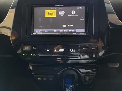 2019 Toyota Prius - Thumbnail