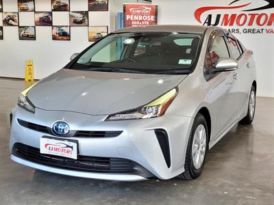 2019 Toyota Prius - Thumbnail