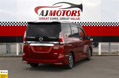 2017 Nissan Serena - Thumbnail
