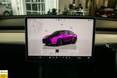 2024 Tesla Model Y - Thumbnail