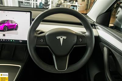 2024 Tesla Model Y - Thumbnail