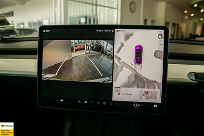 2024 Tesla Model Y - Thumbnail