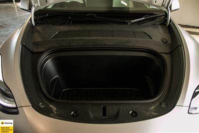 2024 Tesla Model Y - Thumbnail
