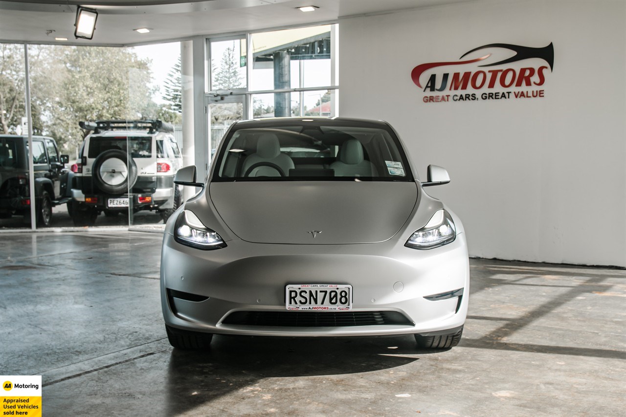 2024 Tesla Model Y