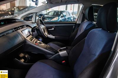 2014 Toyota Prius - Thumbnail