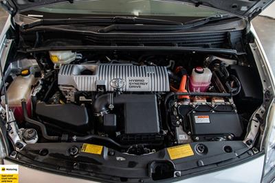 2014 Toyota Prius - Thumbnail
