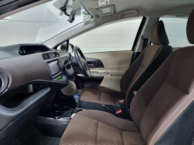 2013 Toyota Aqua - Thumbnail