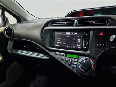 2013 Toyota Aqua - Thumbnail