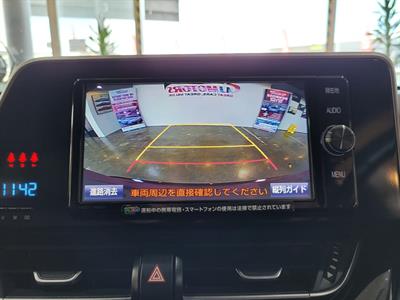 2017 Toyota C-HR - Thumbnail