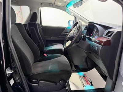 2012 Toyota Vellfire - Thumbnail