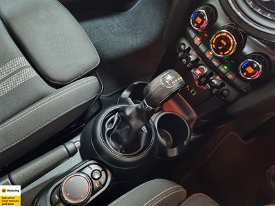 2017 Mini Cooper - Thumbnail