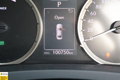 2014 Lexus IS 300h - Thumbnail