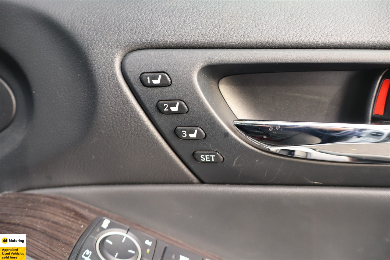 2014 Lexus IS 300h