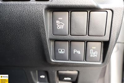 2014 Lexus IS 300h - Thumbnail