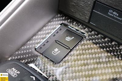 2014 Lexus IS 300h - Thumbnail
