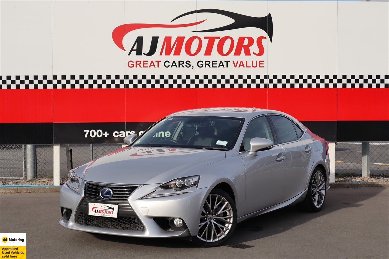 2014 Lexus IS 300h