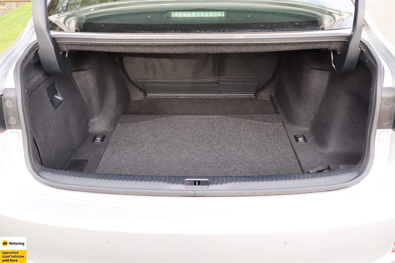 2014 Lexus IS 300h