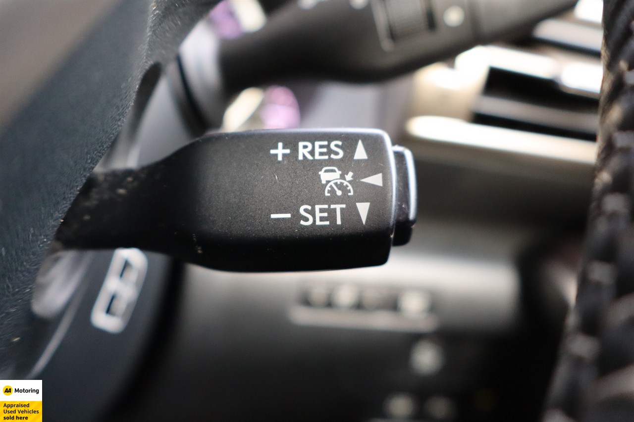 2014 Lexus IS 300h