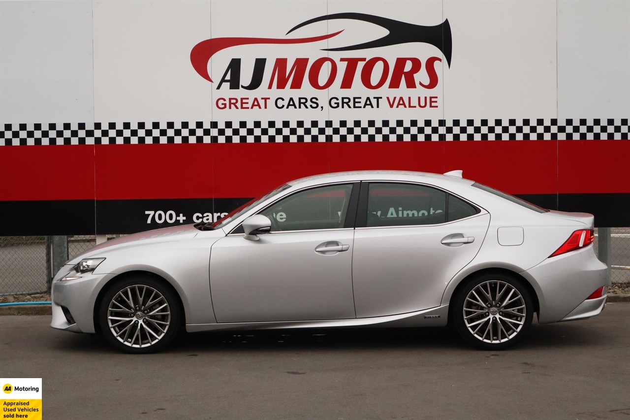 2014 Lexus IS 300h