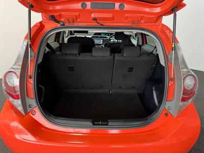 2013 Toyota Aqua - Thumbnail