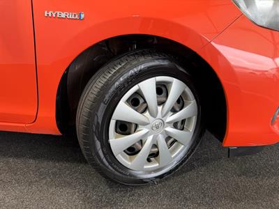 2013 Toyota Aqua - Thumbnail