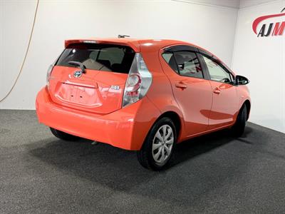 2013 Toyota Aqua - Thumbnail