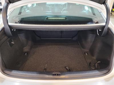 2014 Lexus IS 300h - Thumbnail