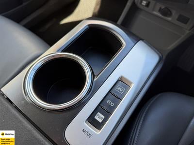 2012 Toyota Prius - Thumbnail