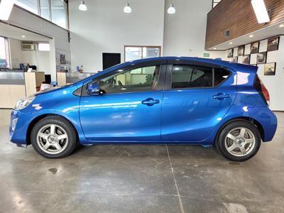2015 Toyota Aqua - Thumbnail
