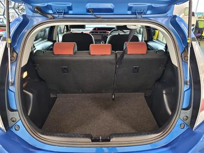 2015 Toyota Aqua - Thumbnail