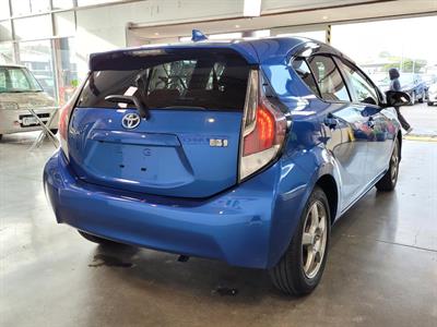 2015 Toyota Aqua - Thumbnail