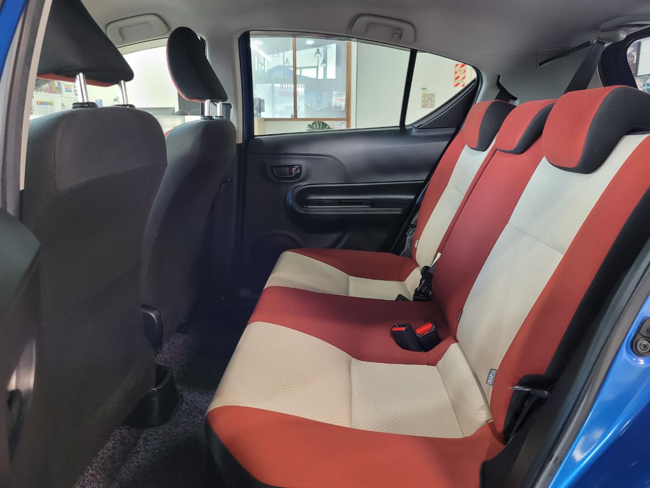 2015 Toyota Aqua