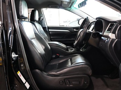 2017 Toyota Highlander - Thumbnail