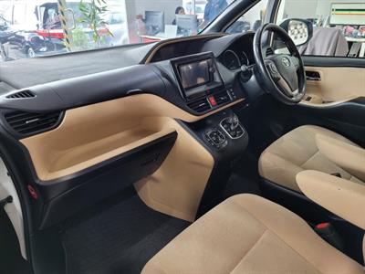 2014 Toyota Noah - Thumbnail