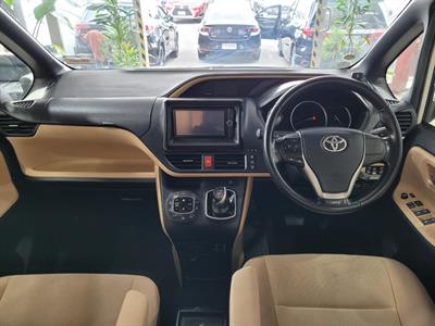 2014 Toyota Noah - Thumbnail