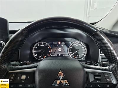 2021 Mitsubishi Outlander - Thumbnail