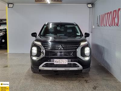 2021 Mitsubishi Outlander - Thumbnail