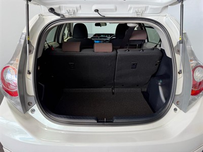 2014 Toyota Aqua - Thumbnail