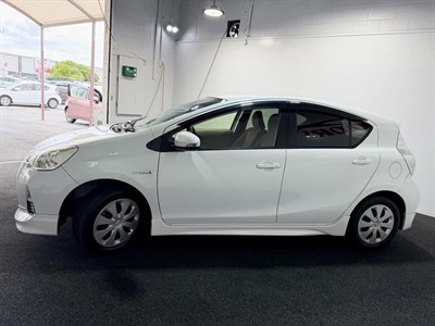 2014 Toyota Aqua - Thumbnail