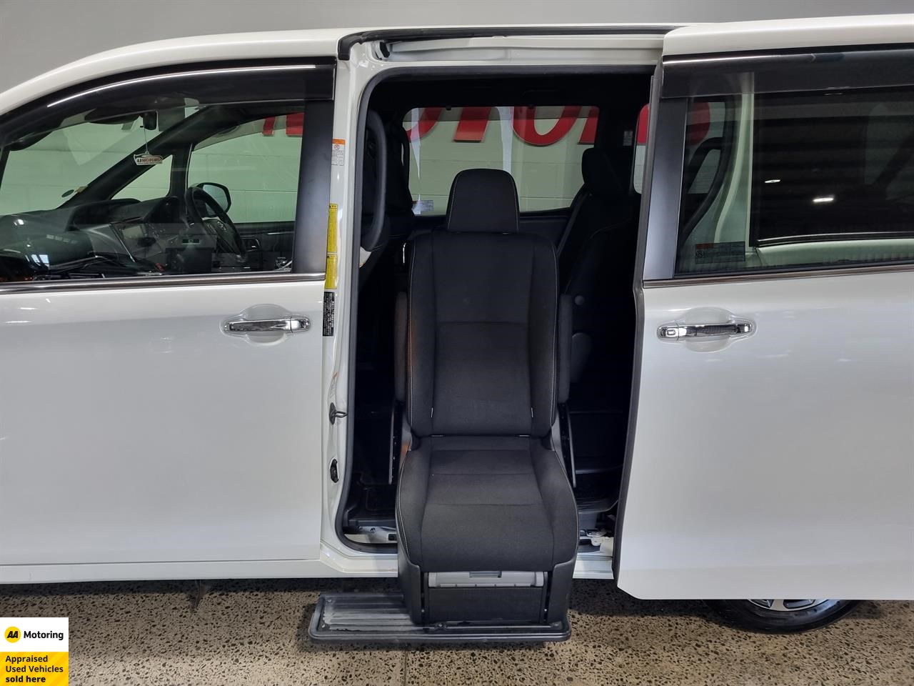2018 Toyota Esquire