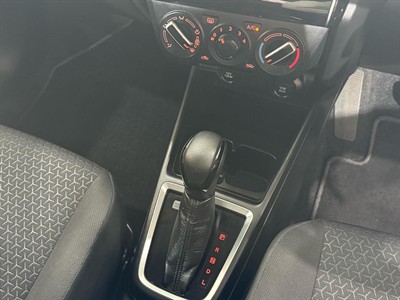 2022 Suzuki Swift - Thumbnail