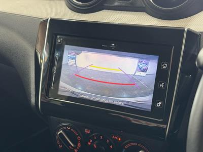 2022 Suzuki Swift - Thumbnail