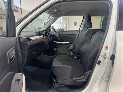 2022 Suzuki Swift - Thumbnail