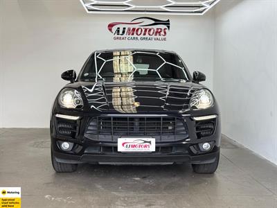2015 Porsche Macan - Thumbnail