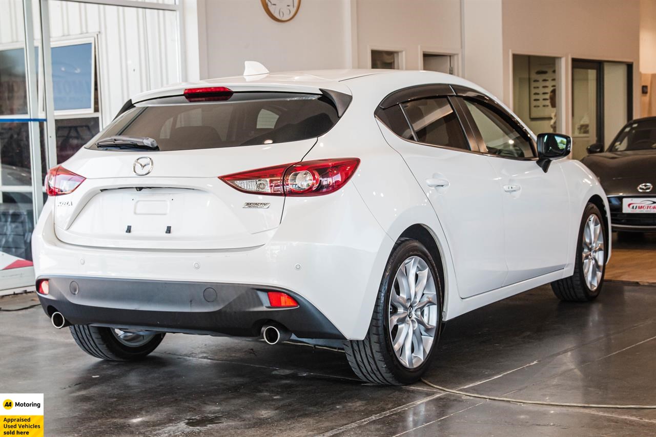 2014 Mazda Axela