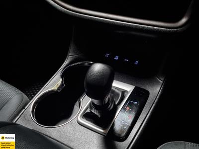 2017 Toyota Highlander - Thumbnail