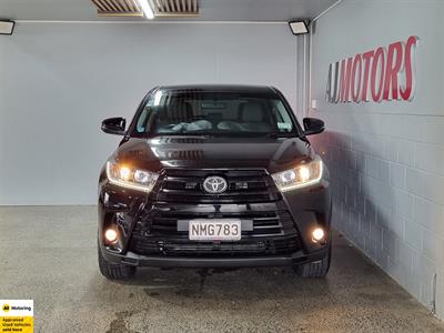 2017 Toyota Highlander - Thumbnail