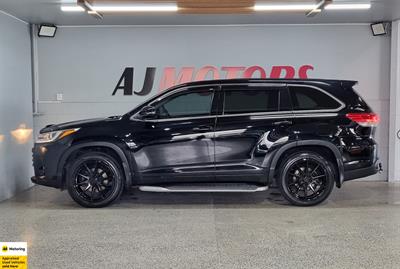 2017 Toyota Highlander - Thumbnail