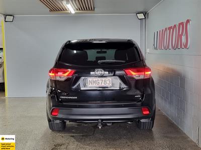 2017 Toyota Highlander - Thumbnail